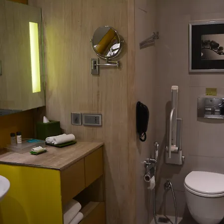 Holiday Inn New Delhi Aerocity By Ihg Exterior photo Bathroom of a suite