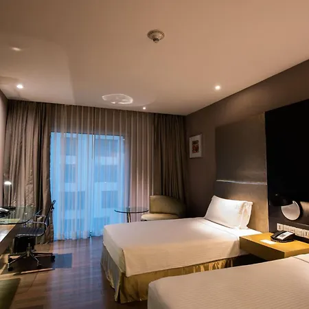 Holiday Inn New Delhi Aerocity By Ihg Exterior photo Deluxe Room